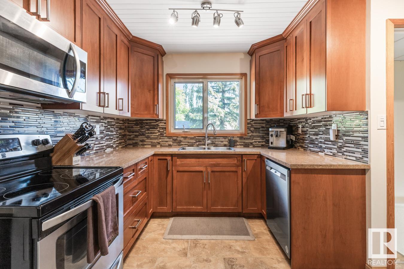 15520 91 Av Nw, Edmonton, Alberta  T5R 4Z9 - Photo 9 - E4441513