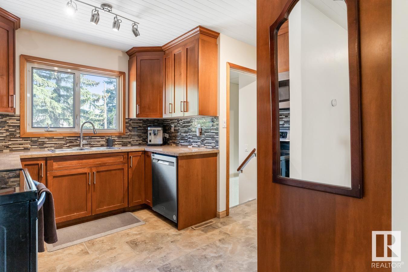 15520 91 Av Nw, Edmonton, Alberta  T5R 4Z9 - Photo 8 - E4441513