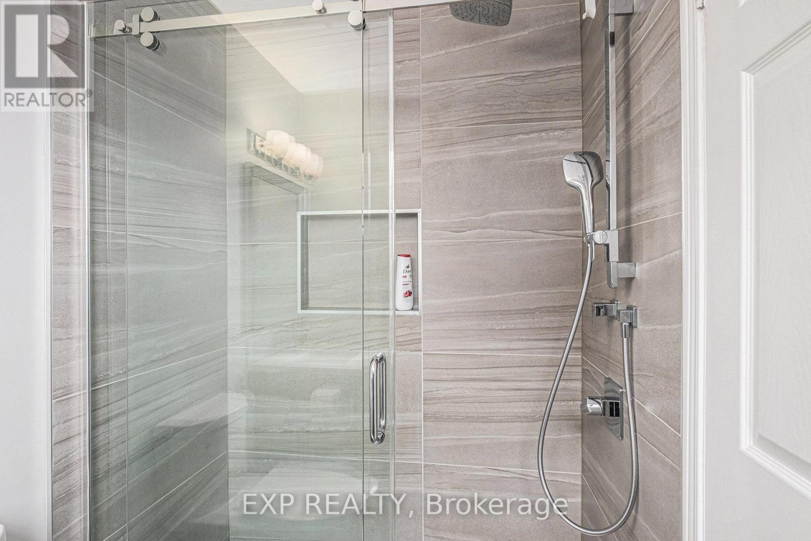 58 Raj Terrace, Ottawa, Ontario  K1G 4T6 - Photo 24 - X12210443