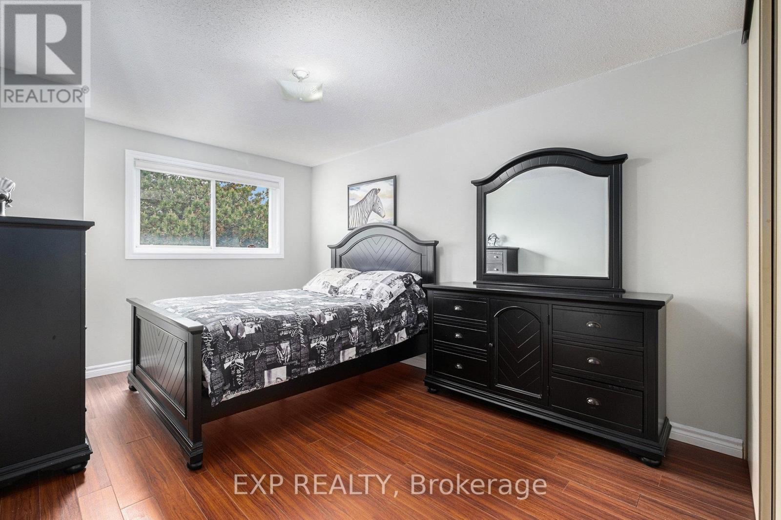 58 Raj Terrace, Ottawa, Ontario  K1G 4T6 - Photo 25 - X12210443