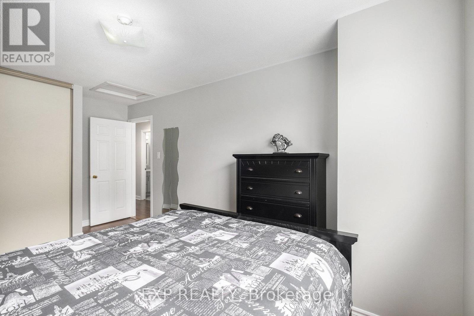 58 Raj Terrace, Ottawa, Ontario  K1G 4T6 - Photo 26 - X12210443