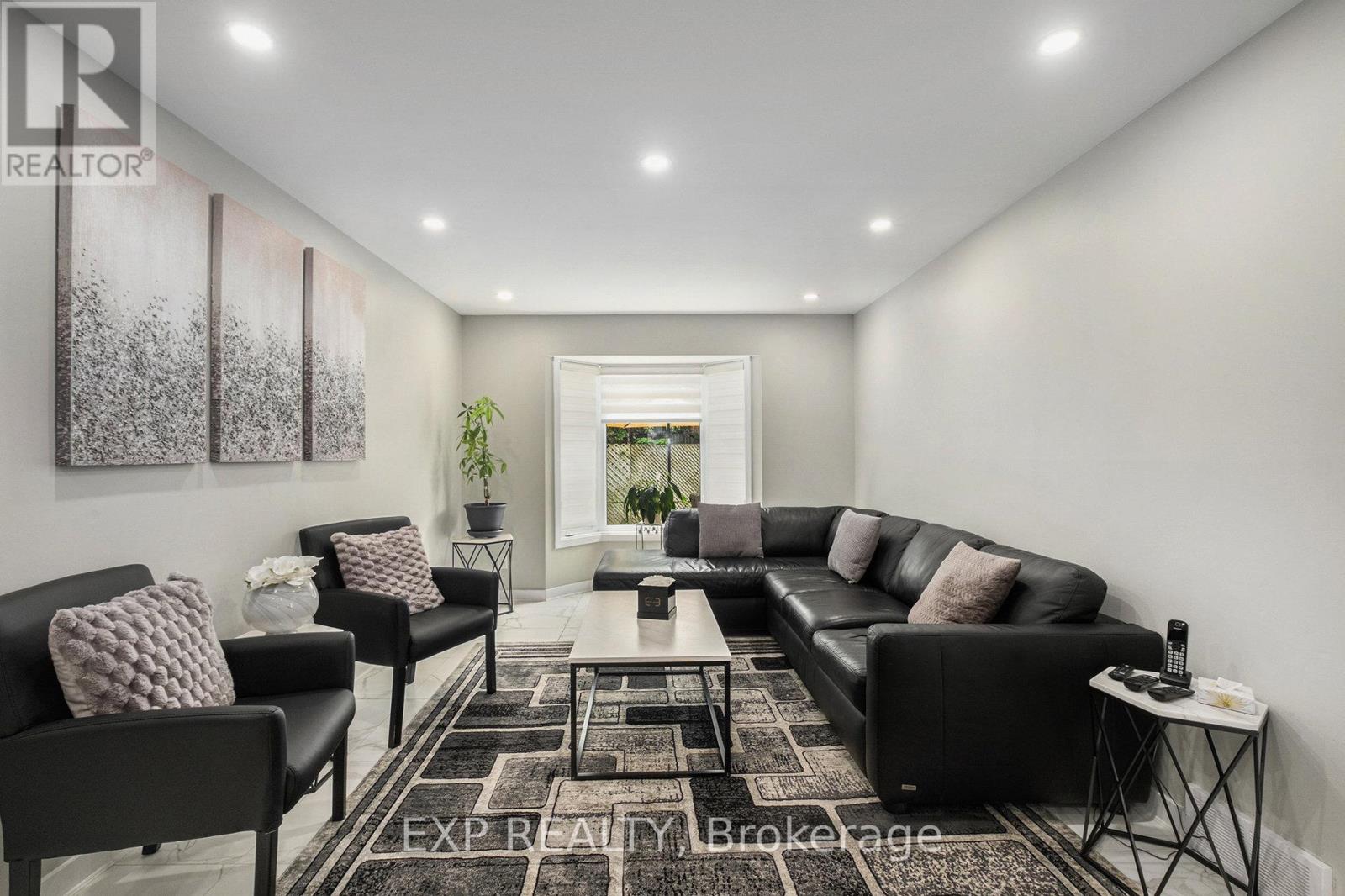 58 Raj Terrace, Ottawa, Ontario  K1G 4T6 - Photo 8 - X12210443