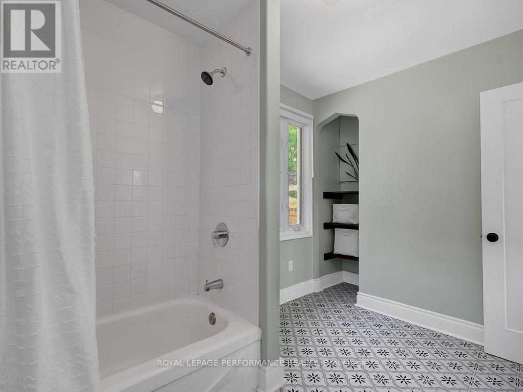405 Allen Boulevard, Ottawa, Ontario  K1L 7B6 - Photo 24 - X12210467