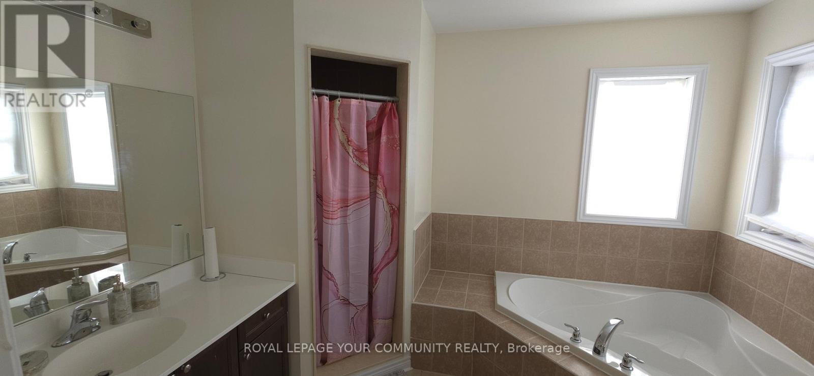 2 Herefordshire Acres, Newmarket, Ontario  L9N 0B4 - Photo 25 - N12209471