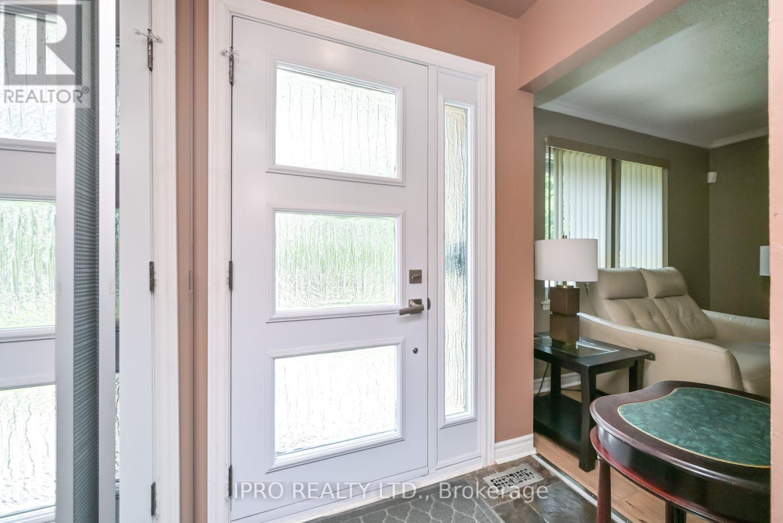 44 Marblehead Crescent, Brampton, Ontario  L6S 2V1 - Photo 4 - W12205265