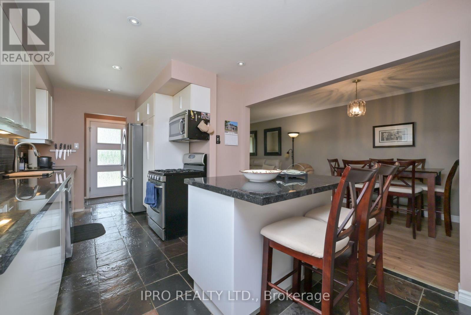 44 Marblehead Crescent, Brampton, Ontario  L6S 2V1 - Photo 7 - W12205265