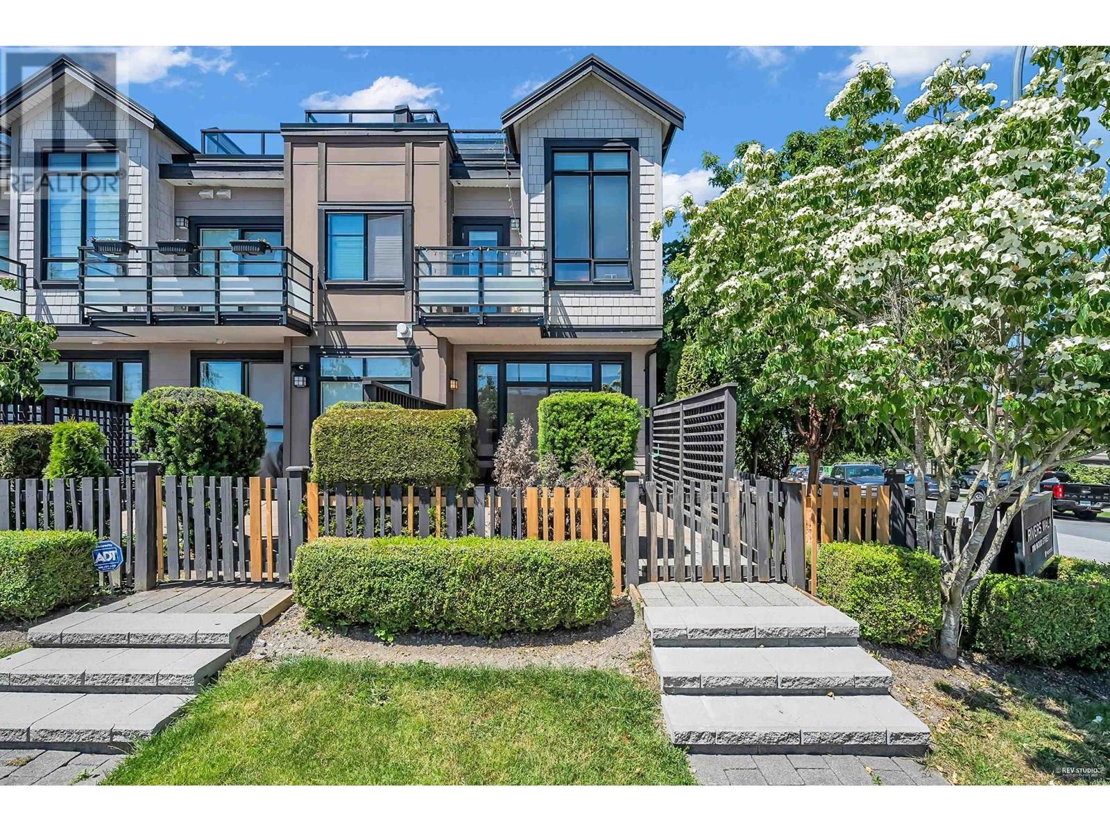 1 100 WOOD STREET, new westminster, British Columbia