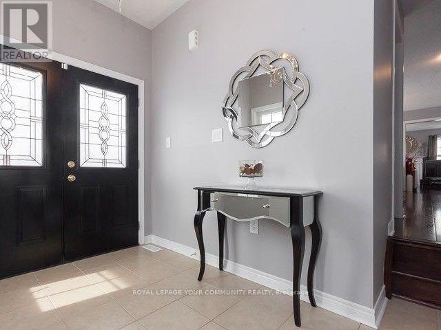 2 Herefordshire Acres, Newmarket, Ontario  L9N 0B4 - Photo 4 - N12209471
