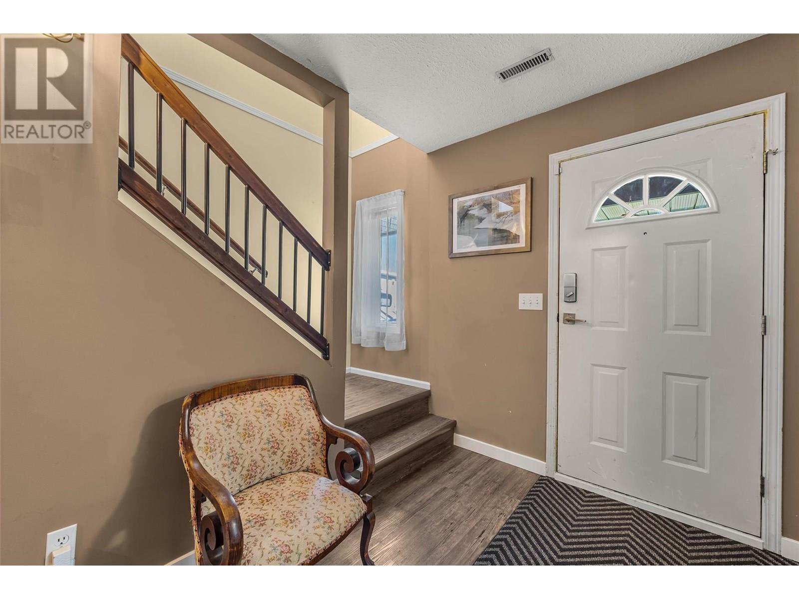 2869 Squamish Court, Kamloops, British Columbia  V2E 2K9 - Photo 5 - 10351617