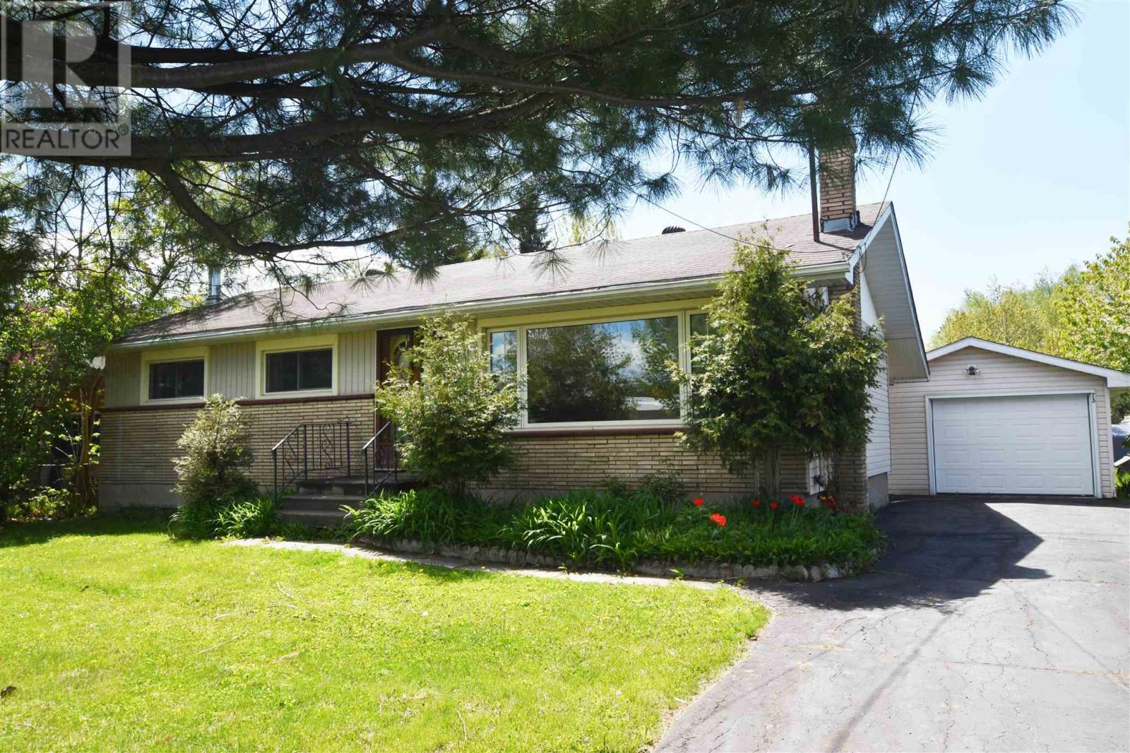 73 Johnson Ave, Sault Ste. Marie, Ontario  P6C 2V4 - Photo 1 - SM251381