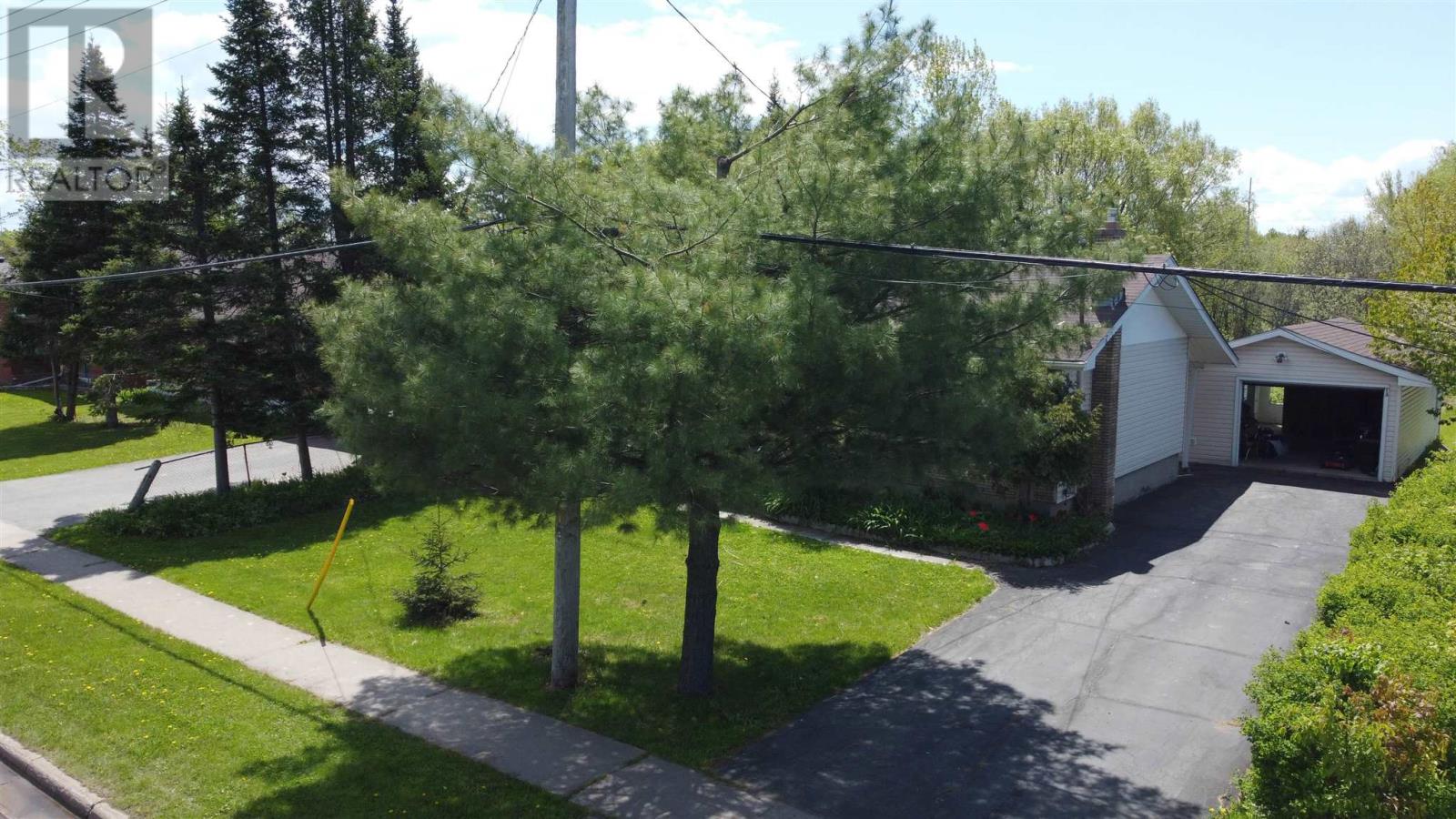 73 Johnson Ave, Sault Ste. Marie, Ontario  P6C 2V4 - Photo 2 - SM251381