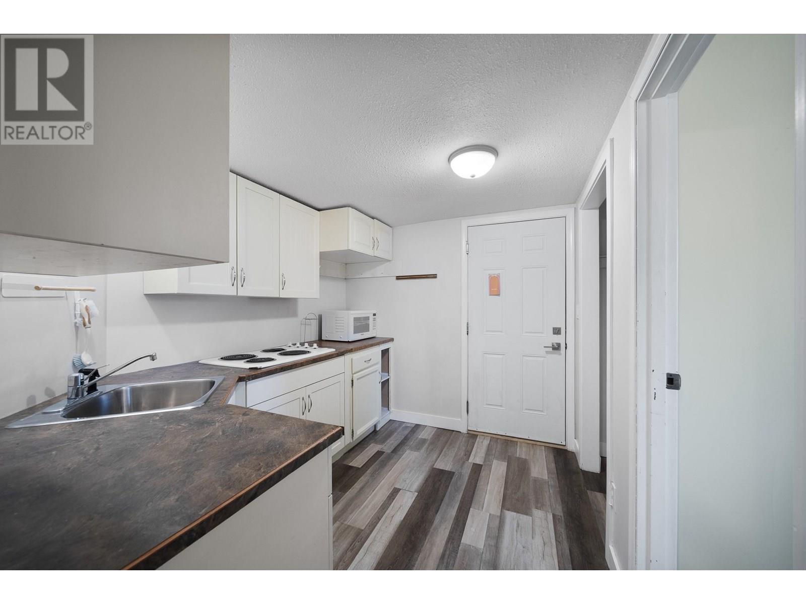 2190 Okanagan Avenue Se, Salmon Arm, British Columbia  V1E 1H4 - Photo 27 - 10345998