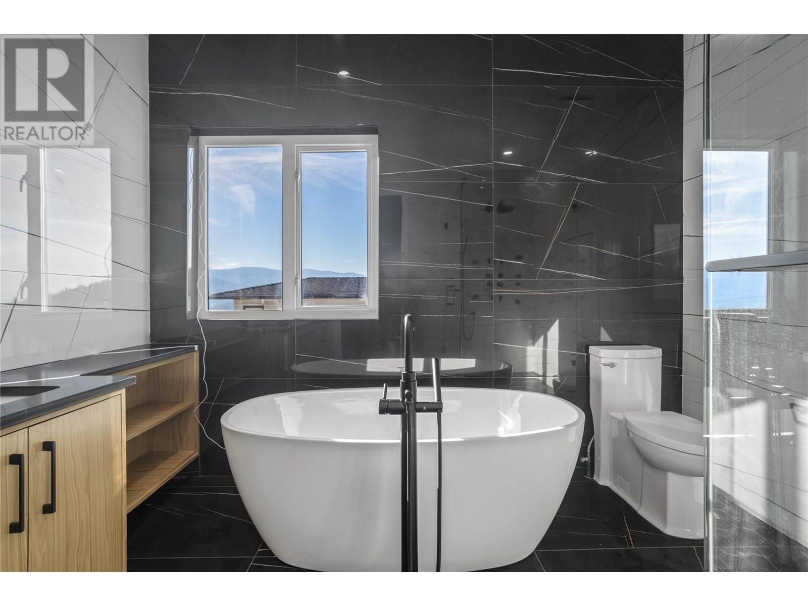 647 Carnoustie Drive, Kelowna, British Columbia  V1P 1V2 - Photo 35 - 10351290