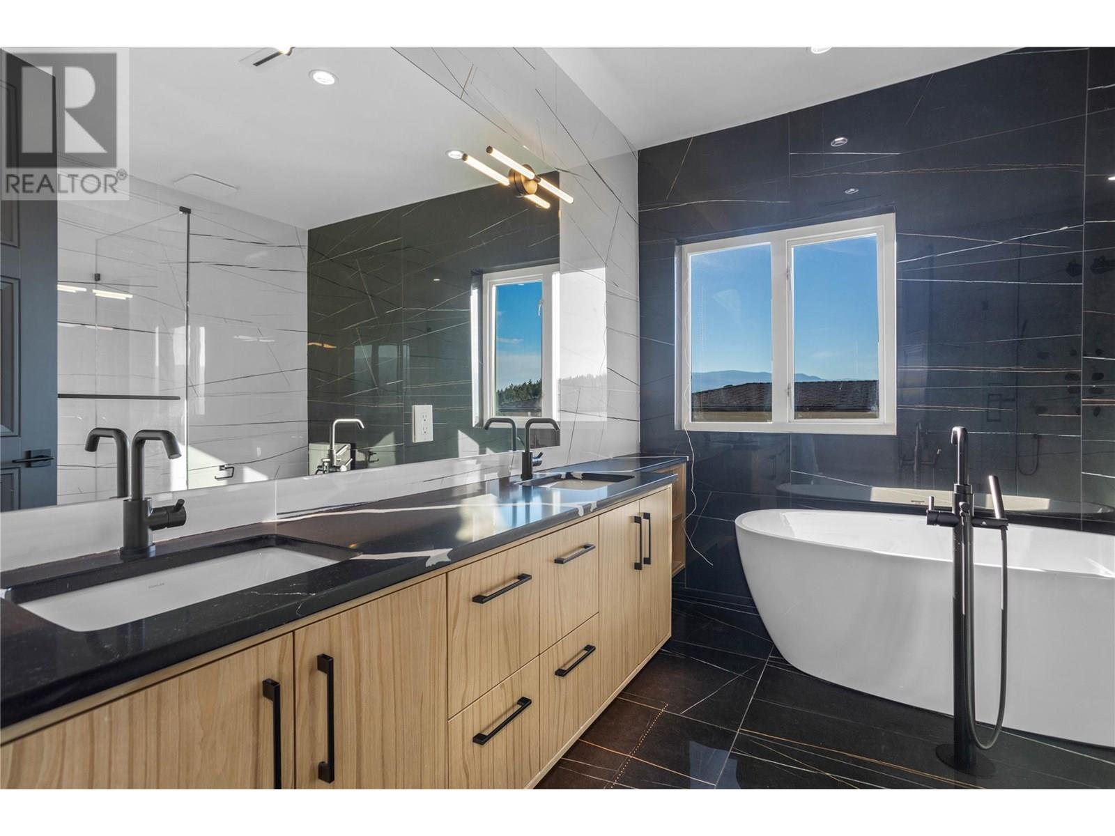 647 Carnoustie Drive, Kelowna, British Columbia  V1P 1V2 - Photo 33 - 10351290
