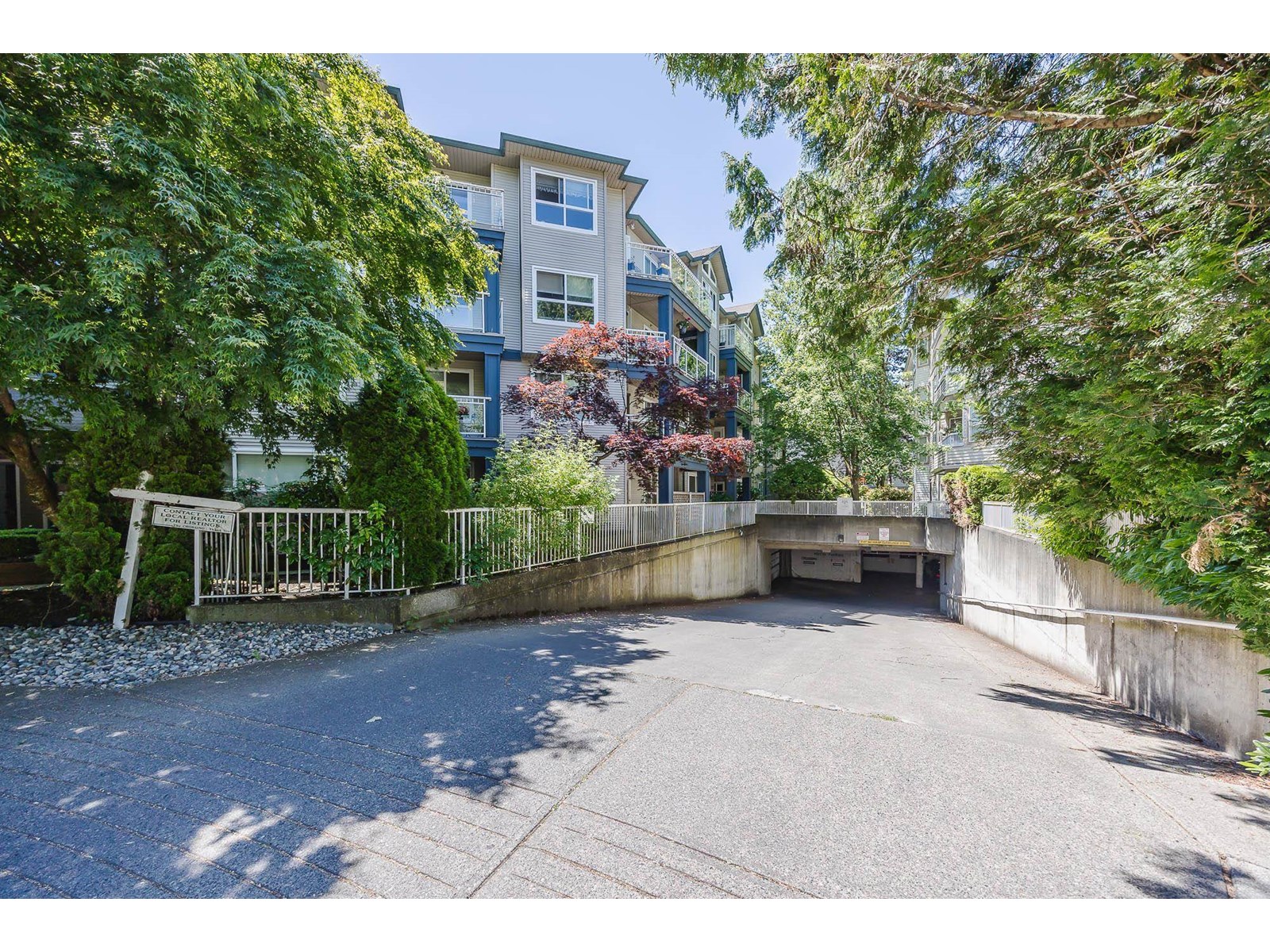 407 8115 121a Street, Surrey, British Columbia  V3W 1J2 - Photo 3 - R3013004