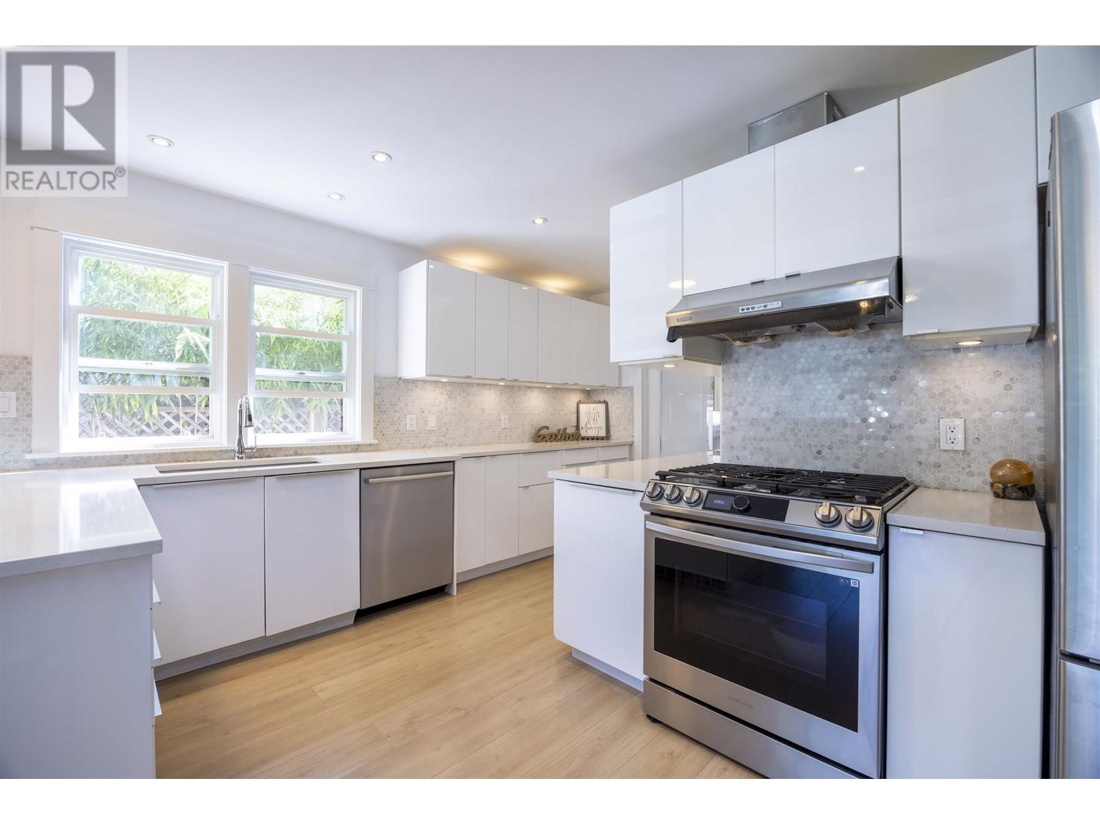 931 Sperling Avenue, Burnaby, British Columbia  V5B 4H7 - Photo 10 - R3013062