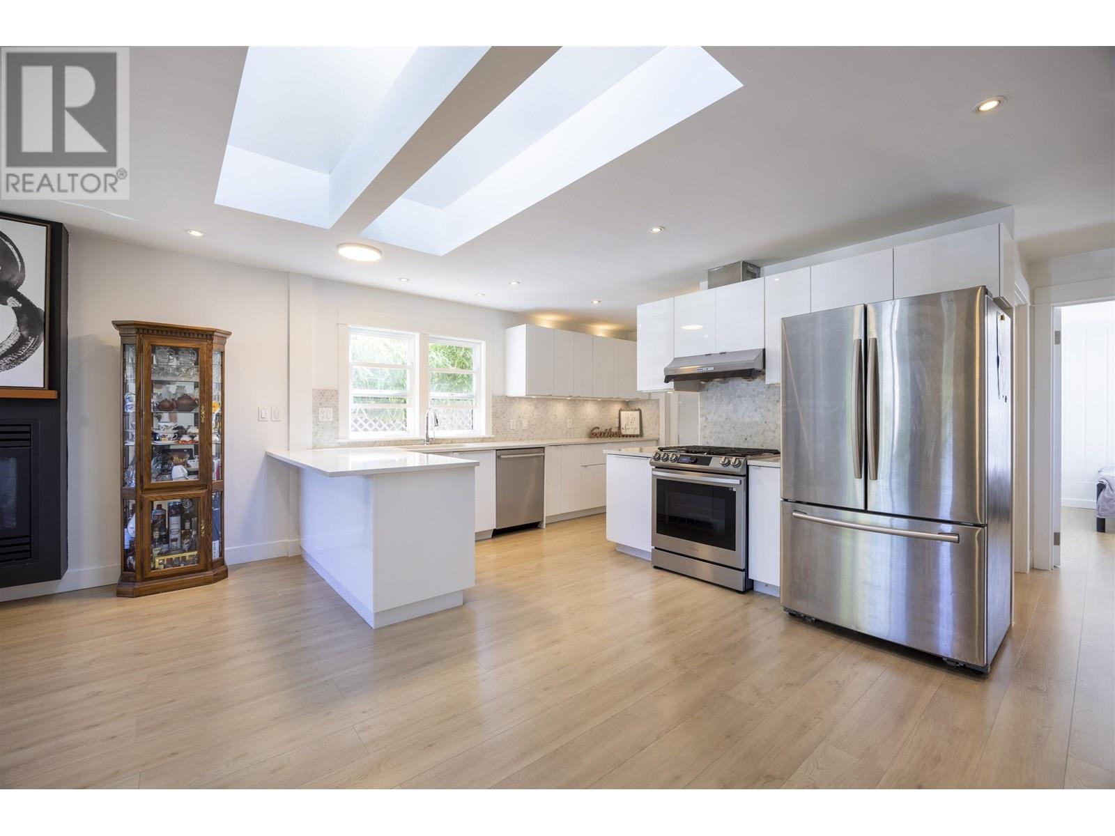 931 Sperling Avenue, Burnaby, British Columbia  V5B 4H7 - Photo 9 - R3013062