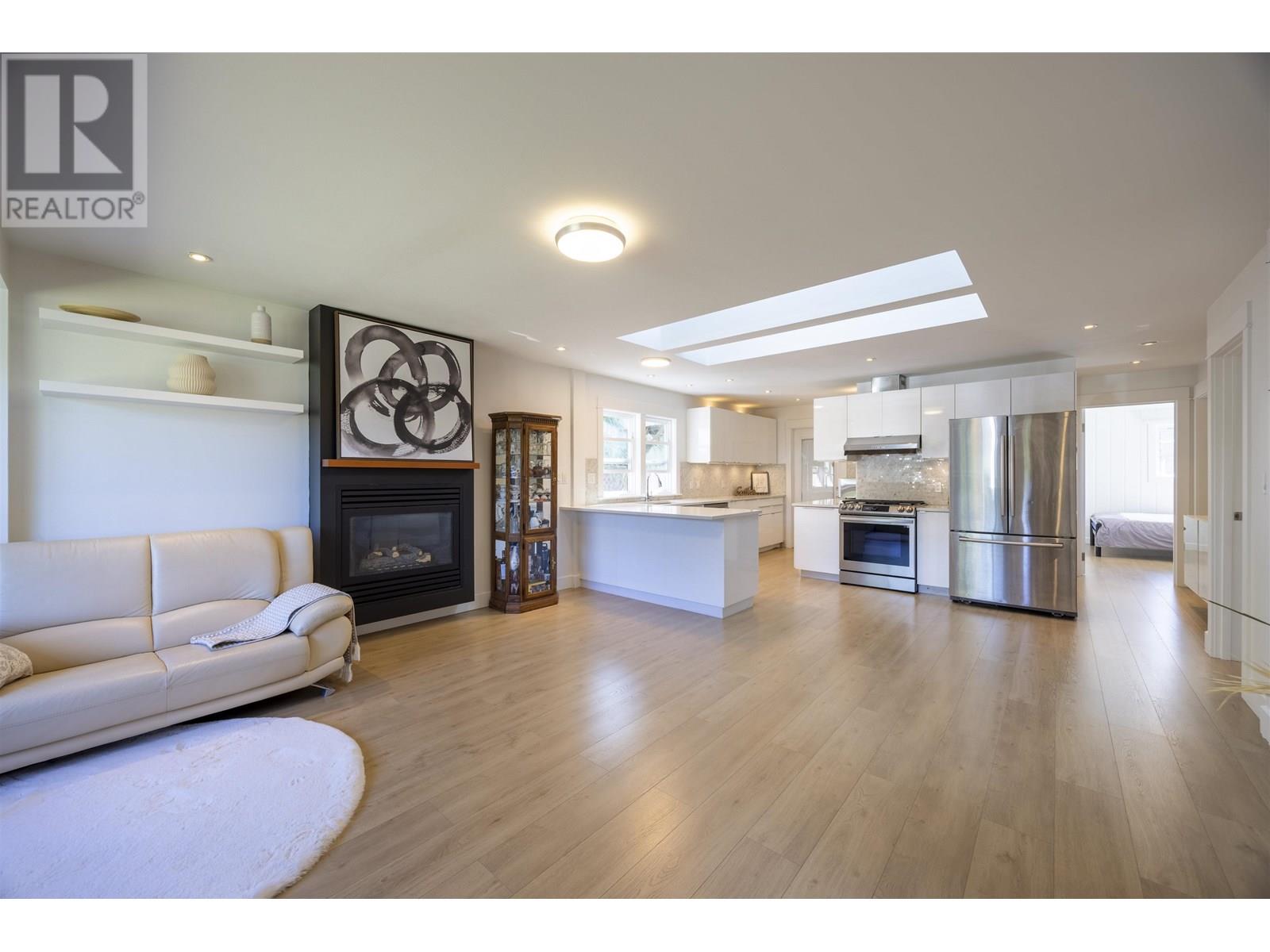 931 Sperling Avenue, Burnaby, British Columbia  V5B 4H7 - Photo 4 - R3013062