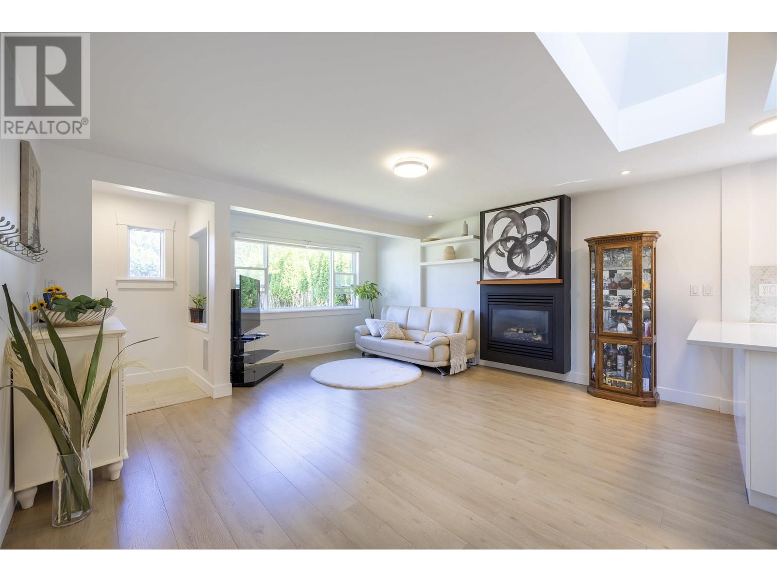 931 Sperling Avenue, Burnaby, British Columbia  V5B 4H7 - Photo 6 - R3013062