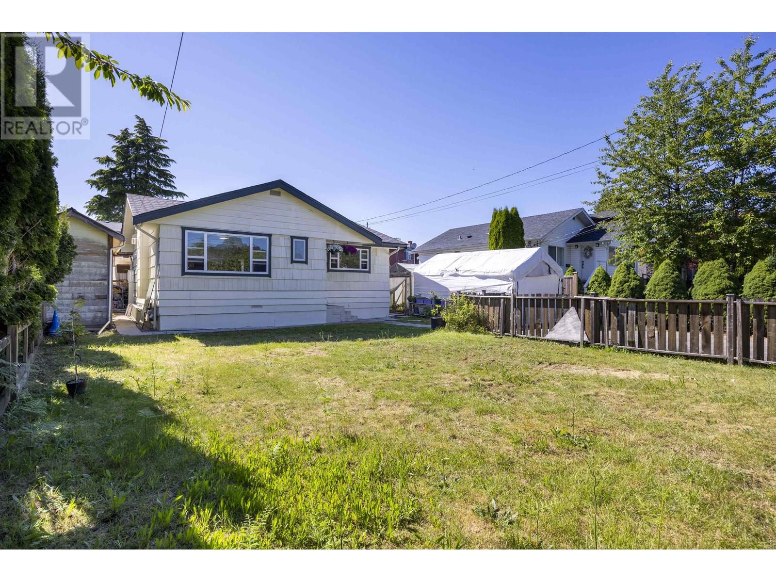 931 Sperling Avenue, Burnaby, British Columbia  V5B 4H7 - Photo 2 - R3013062