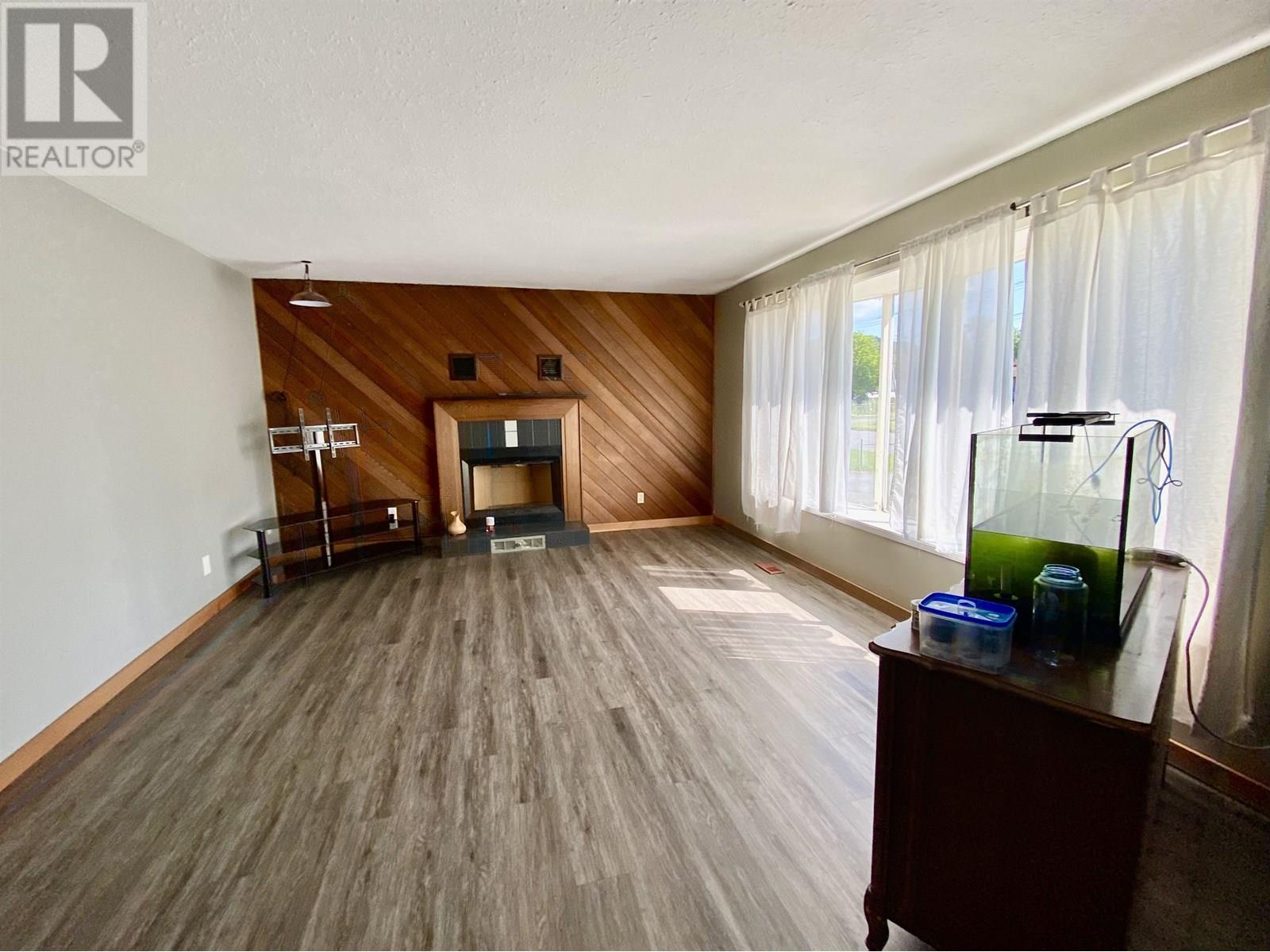 2221 Evergreen Street, Terrace, British Columbia  V8G 4S6 - Photo 2 - R3013261