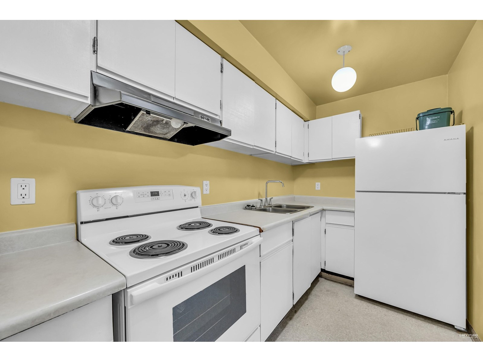 Property at 10580 HOLLY PARK LANE image 5