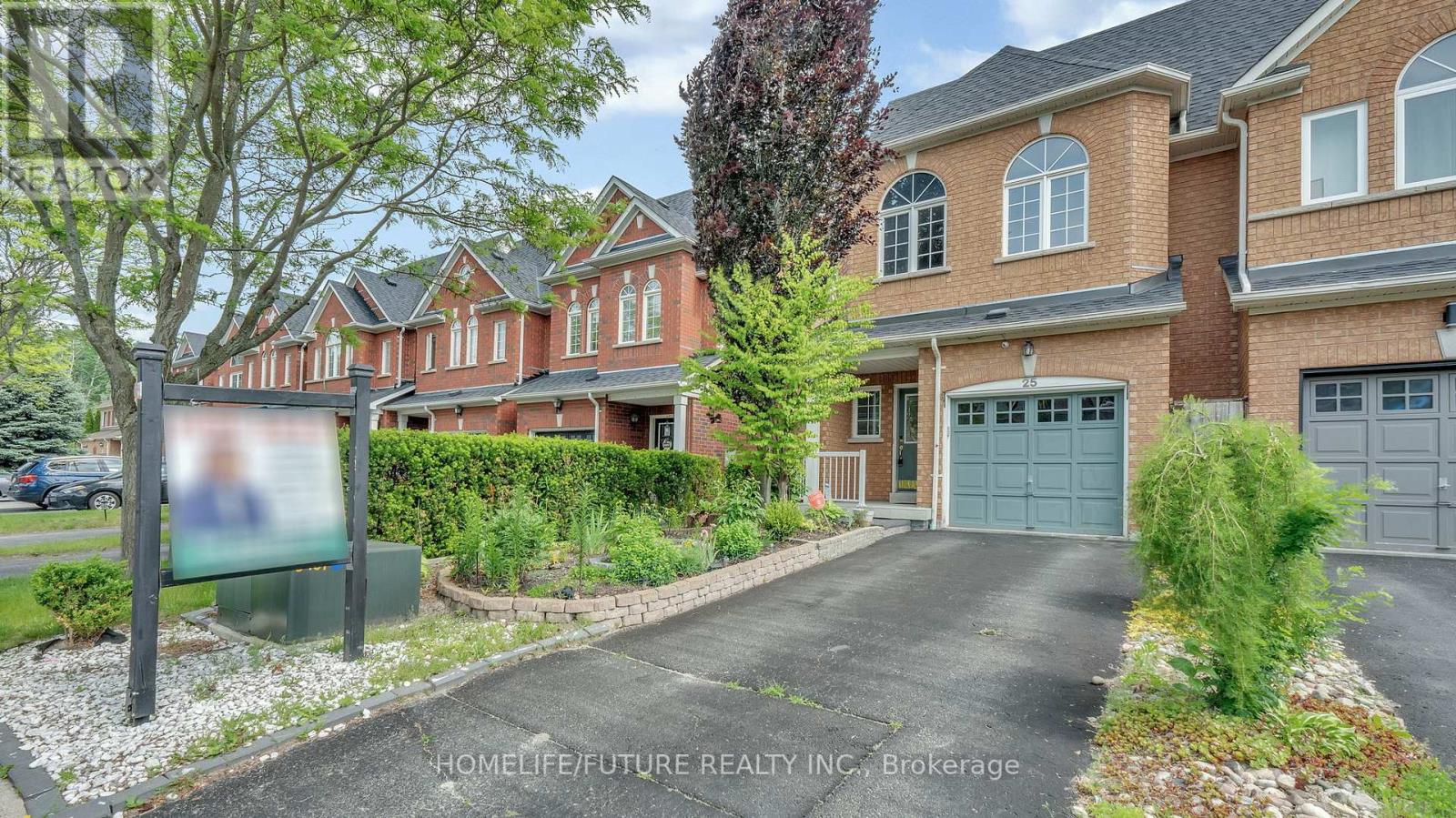25 GATEWAY COURT, Whitby, Ontario