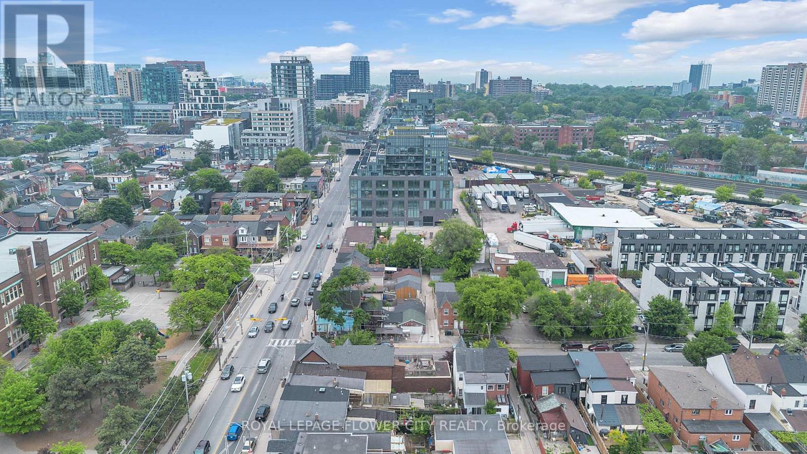 500 Dufferin Street, Toronto, Ontario  M6K 2A6 - Photo 4 - C12210431