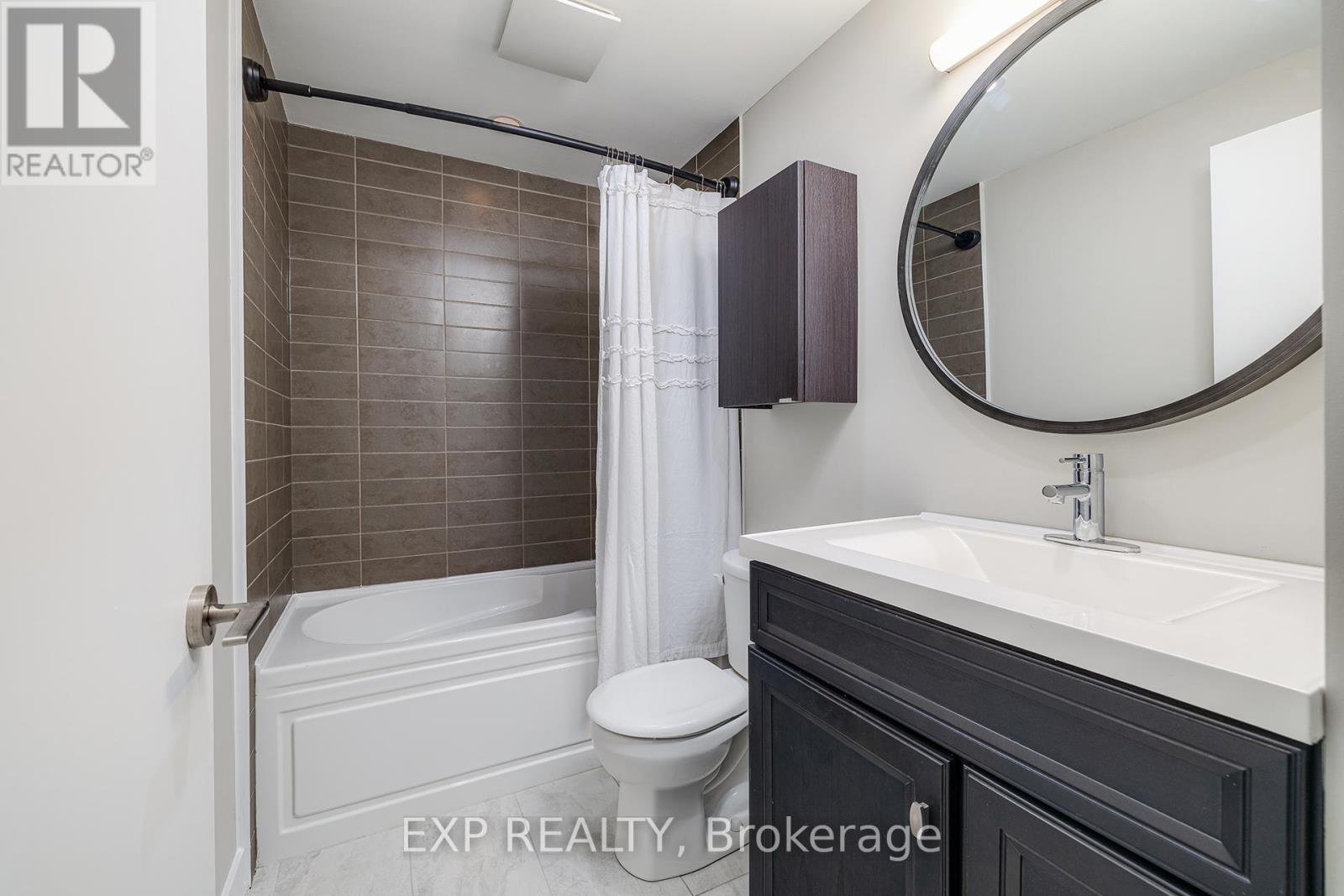 926 - 120 Dallimore Circle, Toronto (Banbury-Don Mills), Ontario  M3C 4J1 - Photo 13 - C12210510