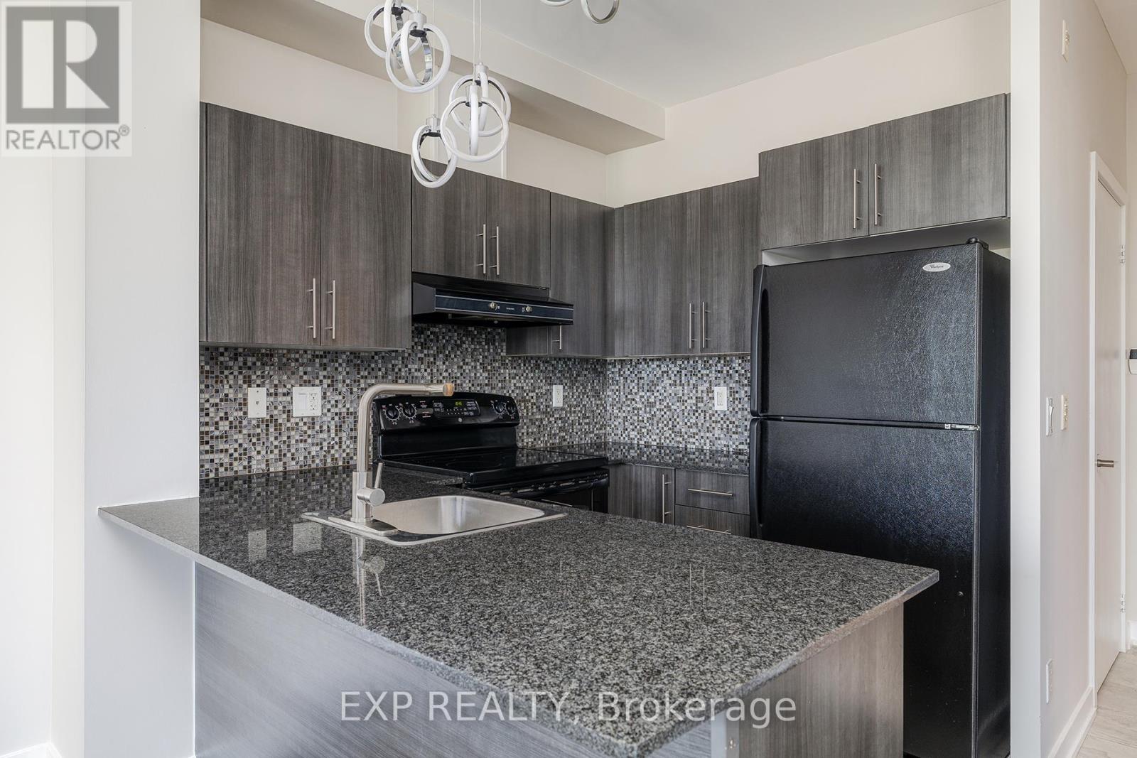 926 - 120 Dallimore Circle, Toronto (Banbury-Don Mills), Ontario  M3C 4J1 - Photo 5 - C12210510