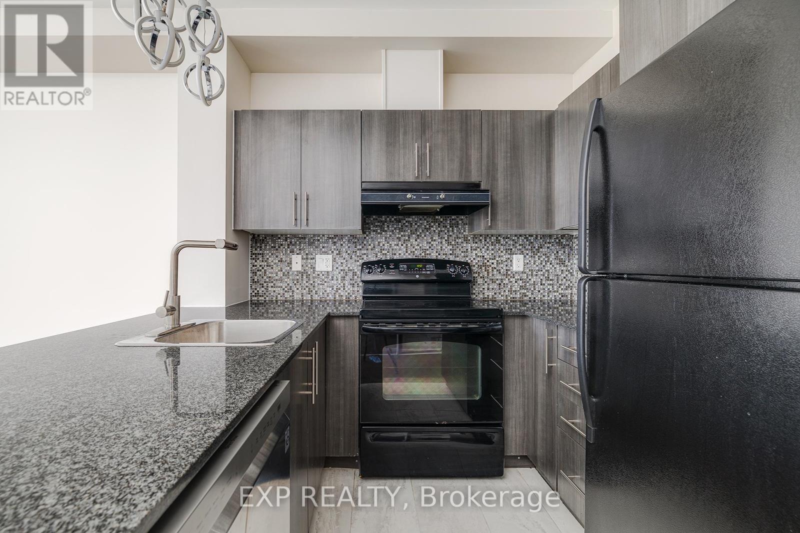 926 - 120 Dallimore Circle, Toronto (Banbury-Don Mills), Ontario  M3C 4J1 - Photo 6 - C12210510