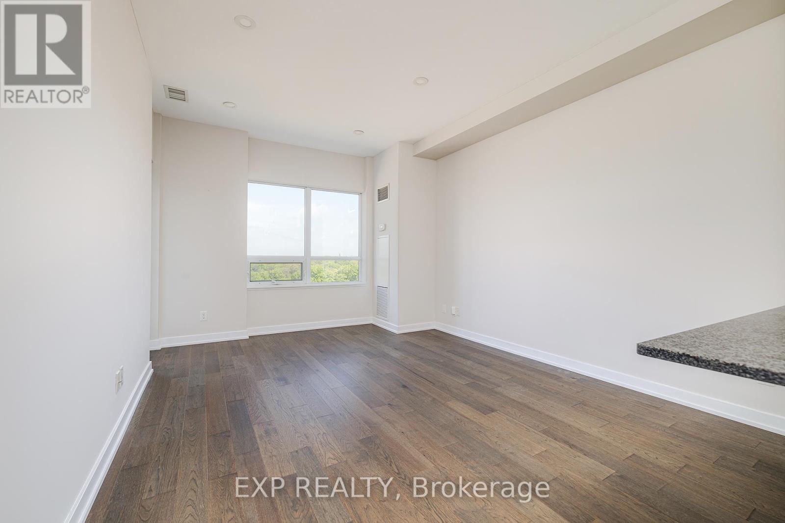 926 - 120 Dallimore Circle, Toronto (Banbury-Don Mills), Ontario  M3C 4J1 - Photo 8 - C12210510