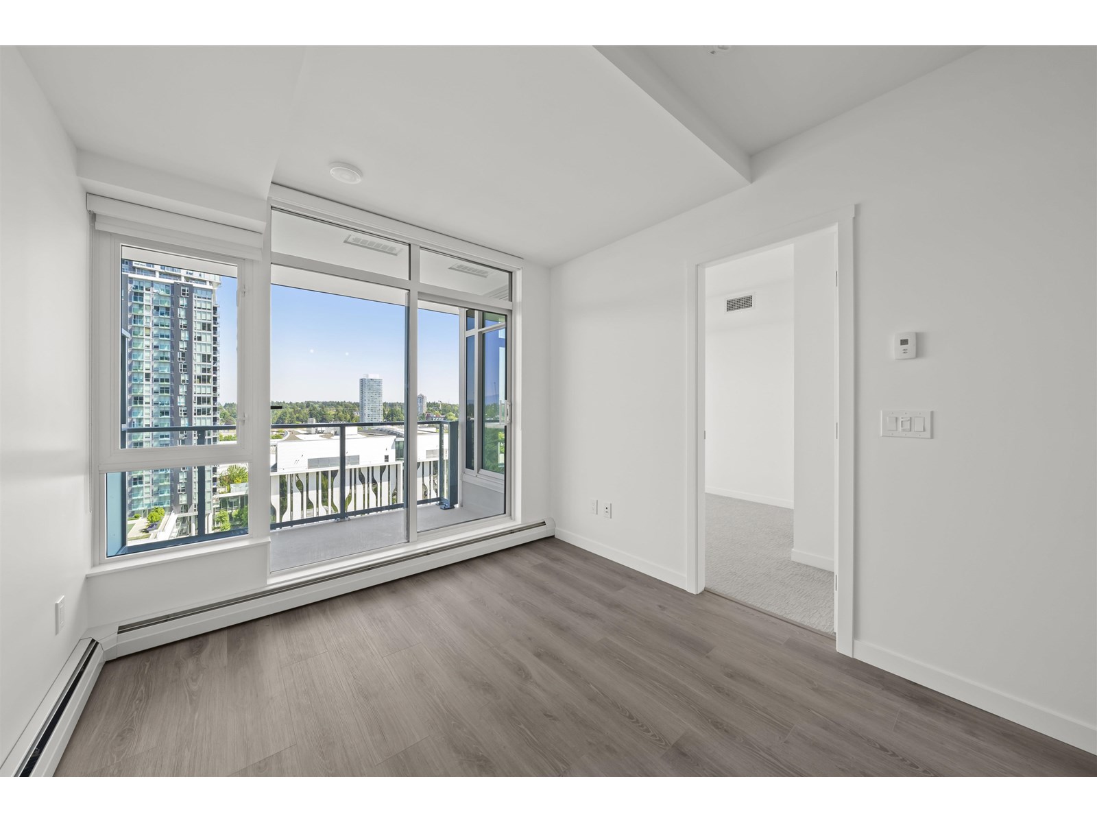 1211 13350 Central Avenue, Surrey, British Columbia  V3T 0S1 - Photo 4 - R3013695