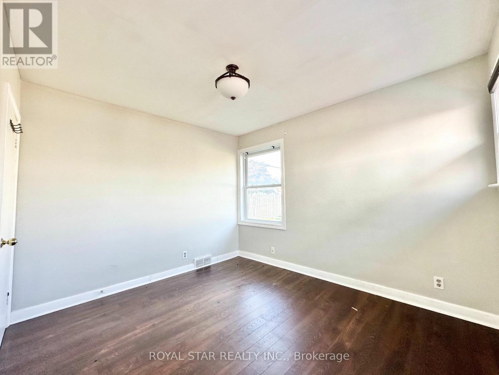 Main - 243 Wilson Road S, Oshawa, Ontario  L1H 6C4 - Photo 8 - E12210458