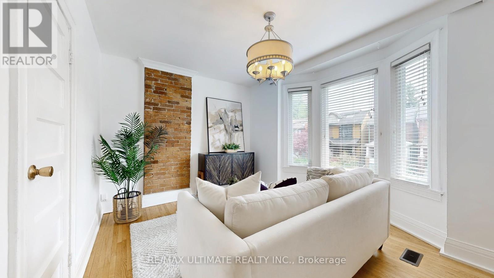 266 Highfield Road, Toronto, Ontario  M4L 2V5 - Photo 6 - E12210466