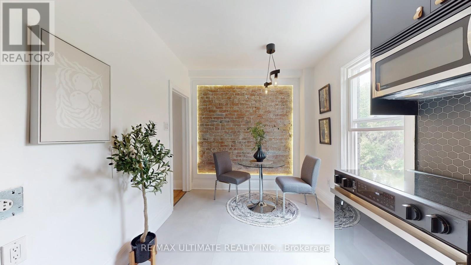266 Highfield Road, Toronto, Ontario  M4L 2V5 - Photo 9 - E12210466