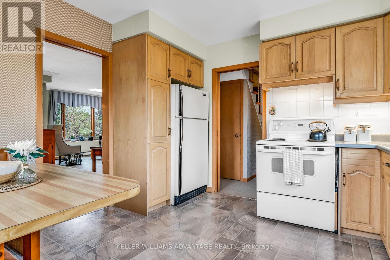 83 Allister Avenue, Toronto, Ontario  M1M 3L6 - Photo 10 - E12210475