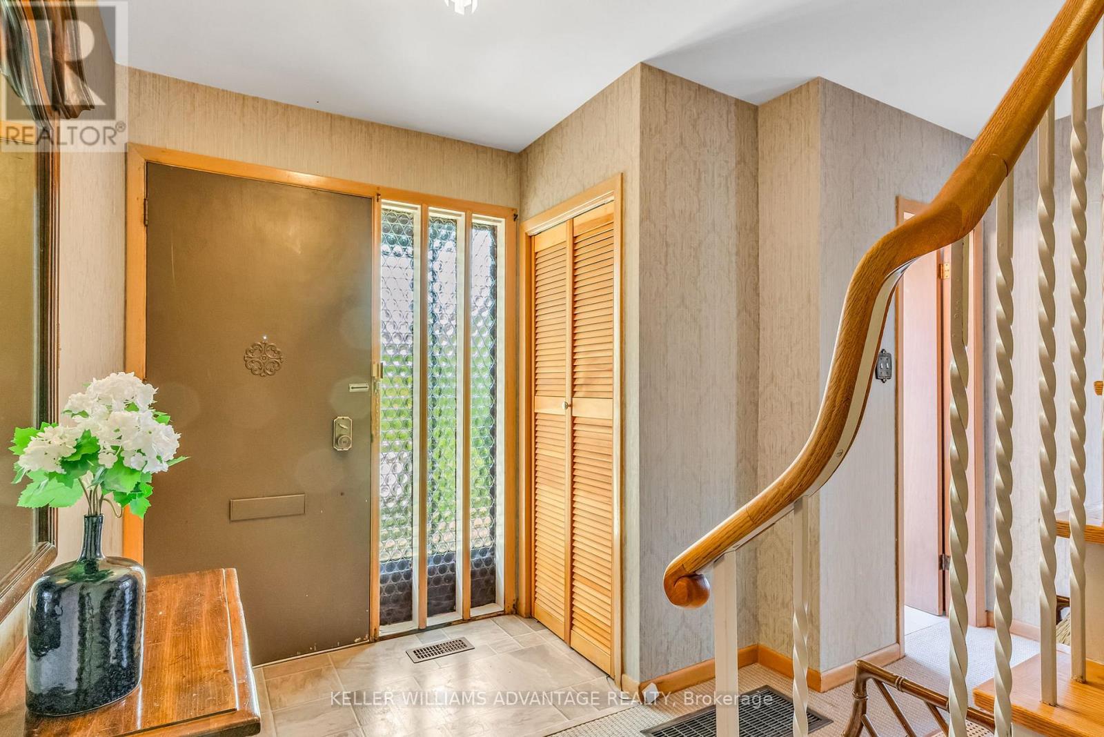 83 Allister Avenue, Toronto, Ontario  M1M 3L6 - Photo 5 - E12210475