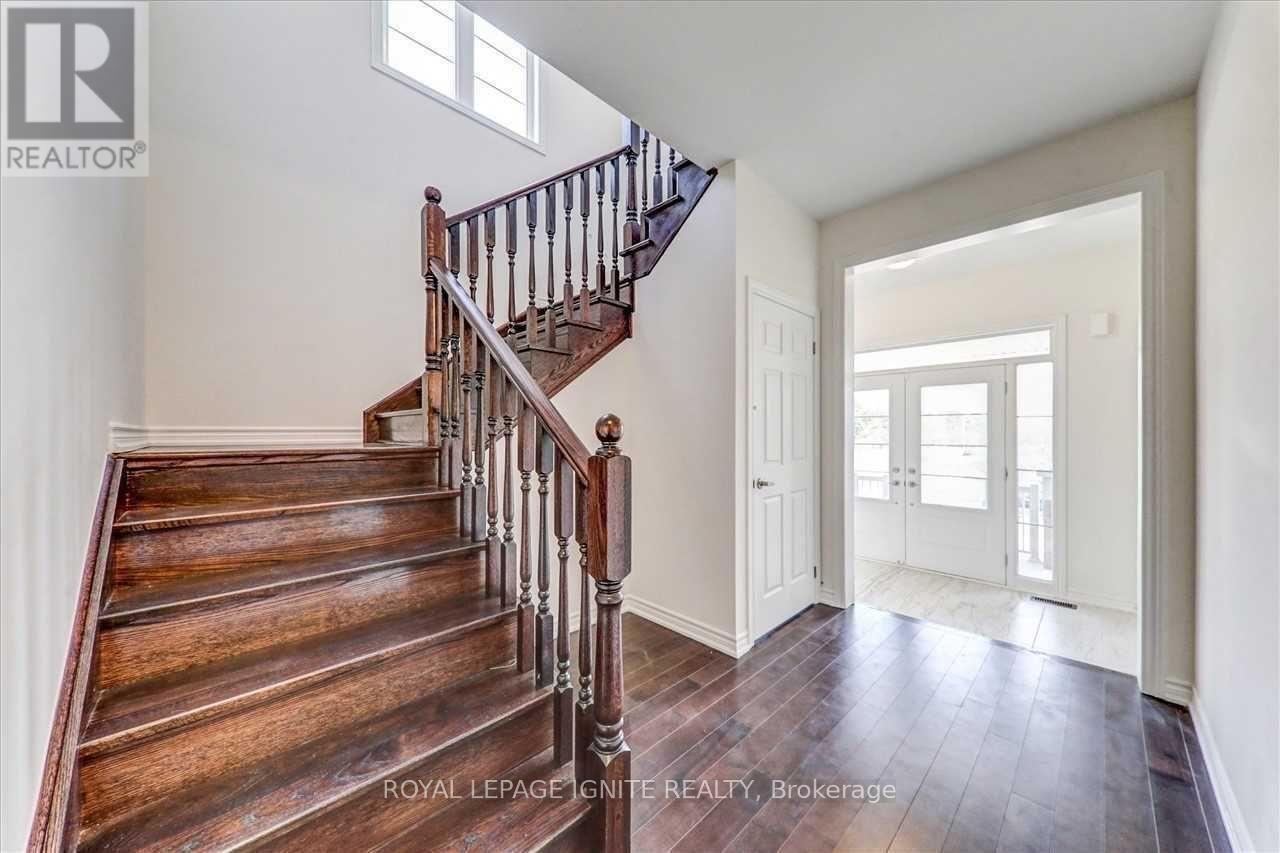 216 Doug Finney Street, Oshawa, Ontario  L1K 3G3 - Photo 3 - E12210514