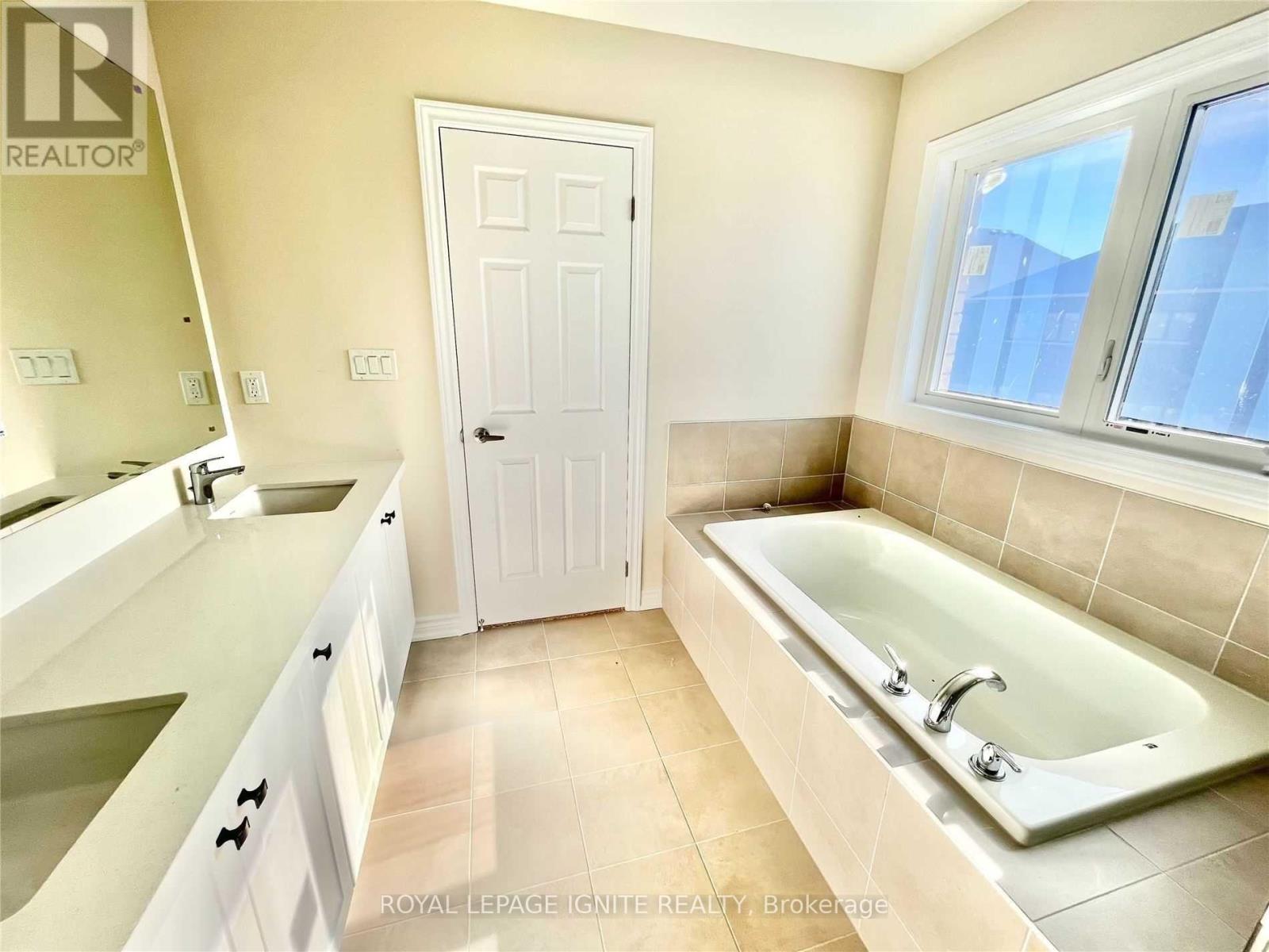 216 Doug Finney Street, Oshawa, Ontario  L1K 3G3 - Photo 30 - E12210514