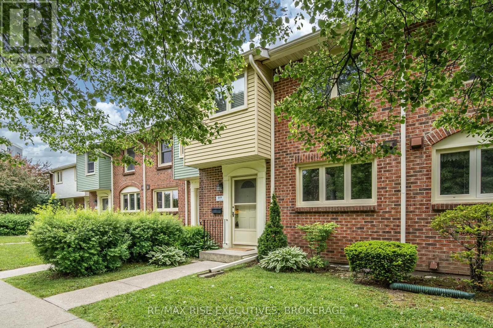 69 - 115 Wright Crescent, Kingston, Ontario  K7L 4T8 - Photo 3 - X12210521
