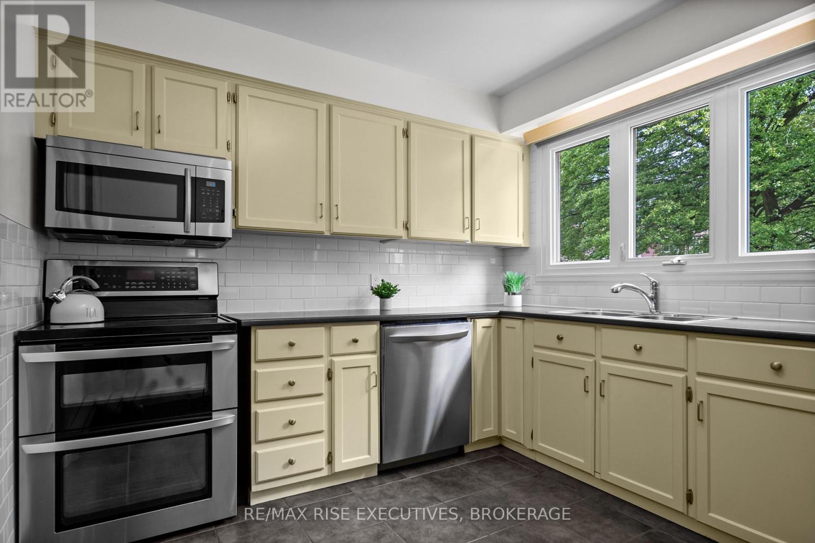 69 - 115 Wright Crescent, Kingston, Ontario  K7L 4T8 - Photo 8 - X12210521