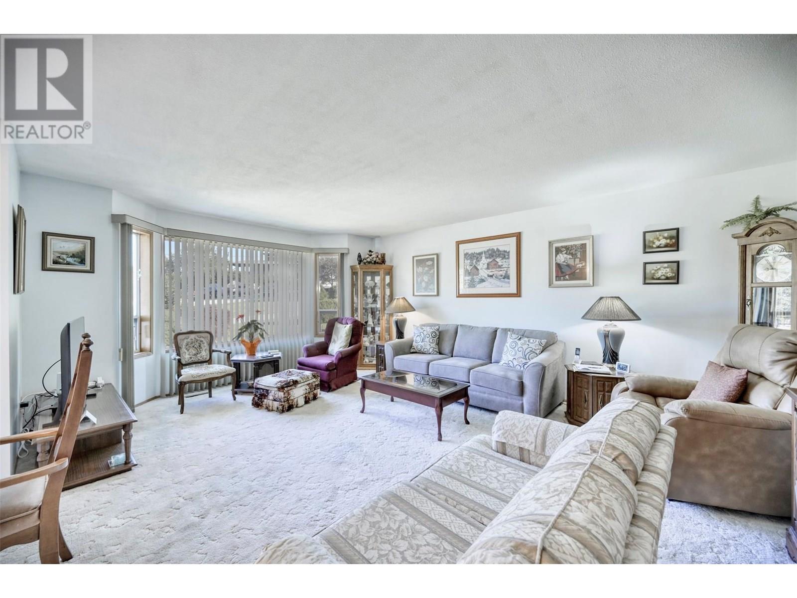 2507 30th Avenue, Osoyoos, British Columbia  V0H 1V6 - Photo 3 - 10351407