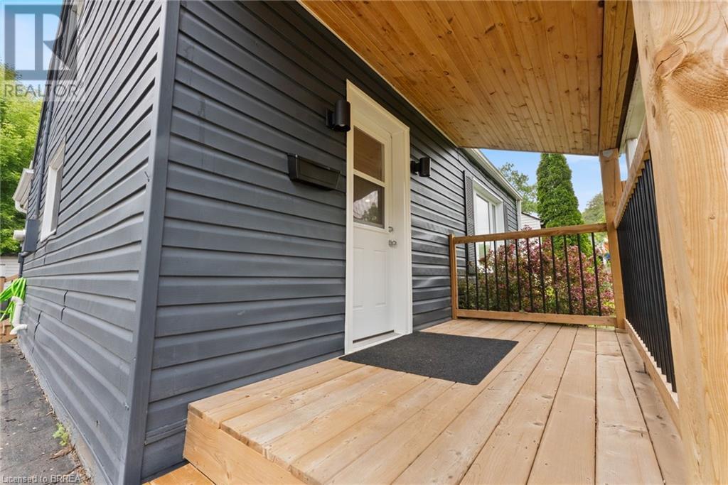 127 Wilkes Street, Brantford, Ontario  N3T 4W4 - Photo 5 - 40738830