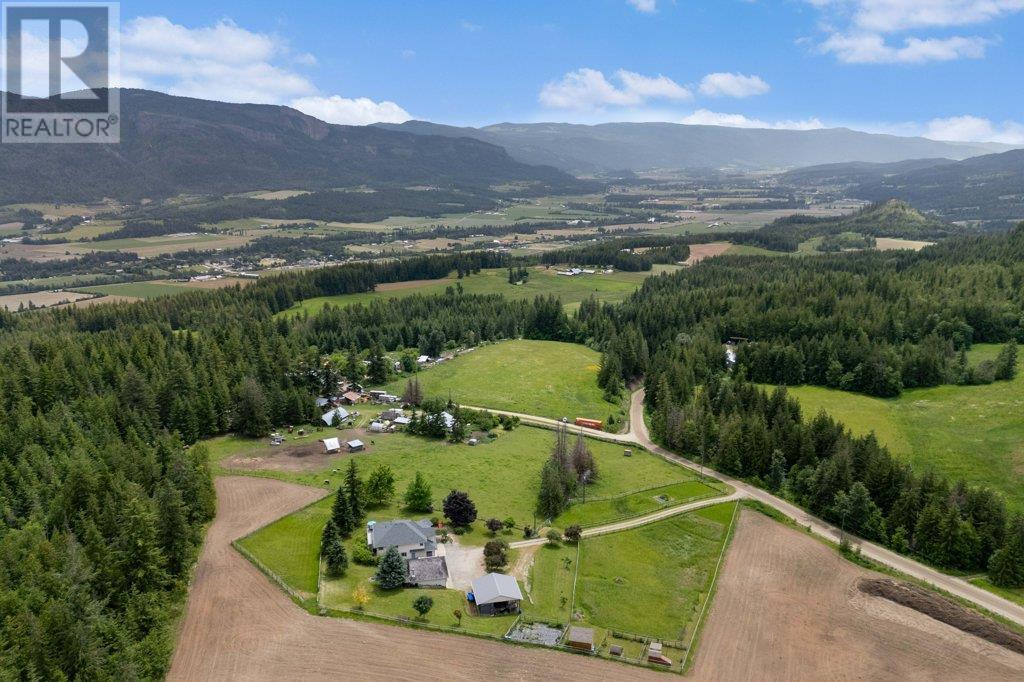 377 Stroulger Road, Grindrod, British Columbia  V4Y 4G9 - Photo 2 - 10351483