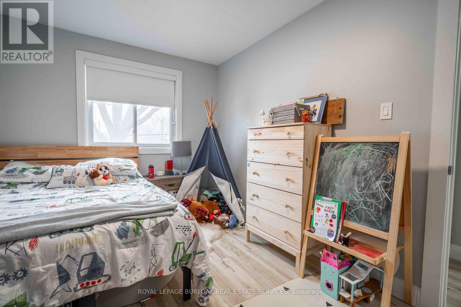 8 Banff Drive, Hamilton, Ontario  L8T 3B5 - Photo 17 - X12052379