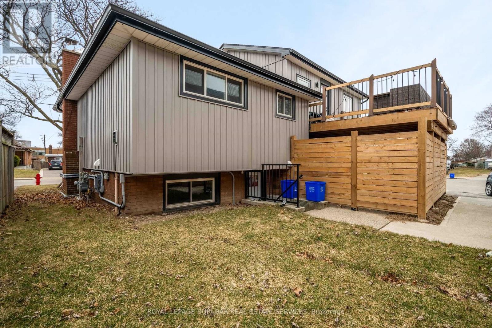 8 Banff Drive, Hamilton, Ontario  L8T 3B5 - Photo 25 - X12052379