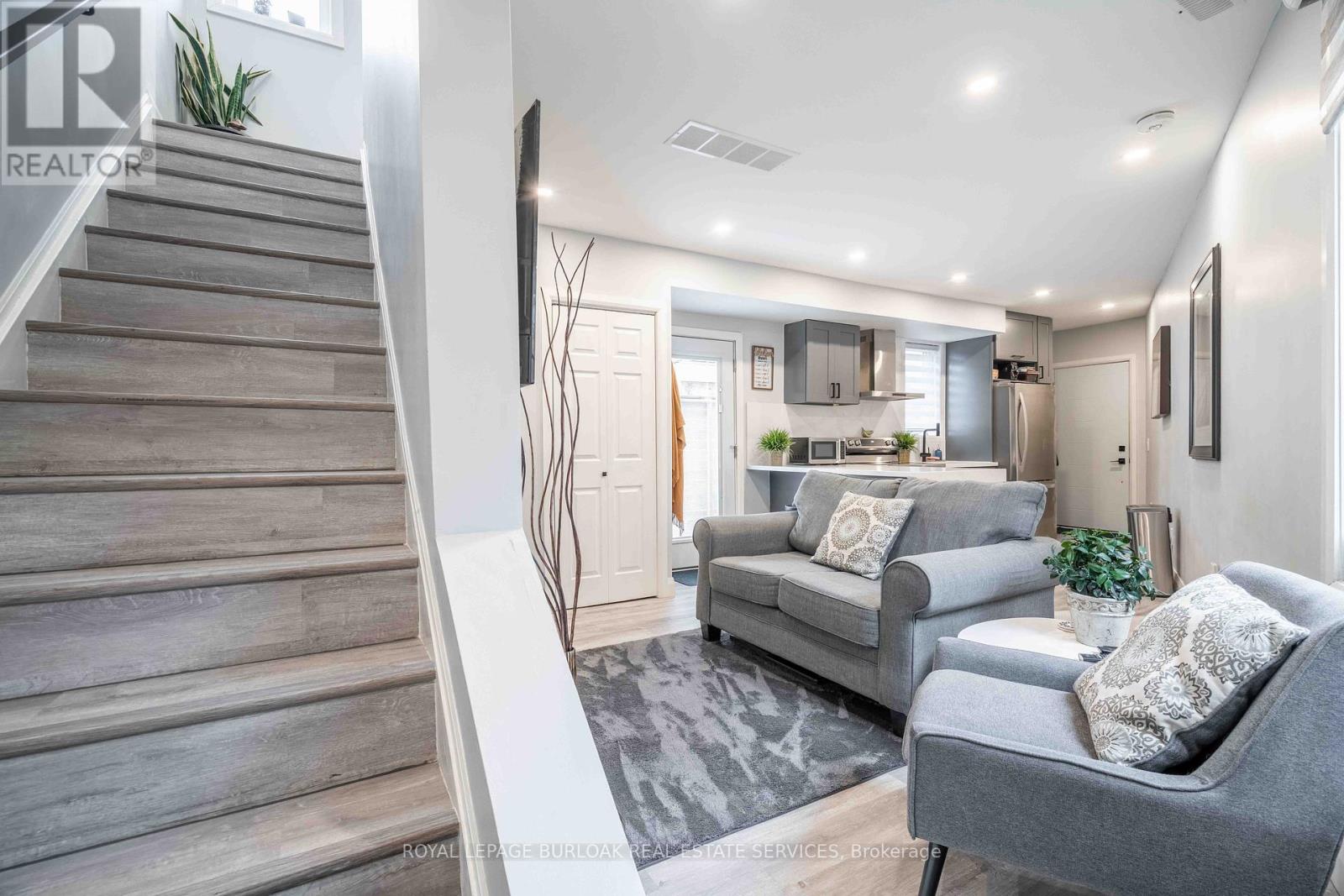 8 Banff Drive, Hamilton, Ontario  L8T 3B5 - Photo 41 - X12052379