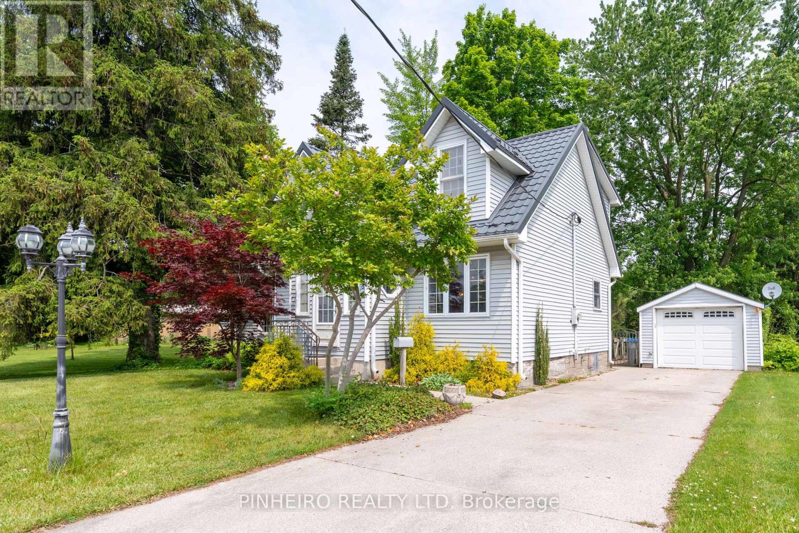 285 Front Street E, Strathroy-Caradoc, Ontario  N7G 1Z2 - Photo 2 - X12210572
