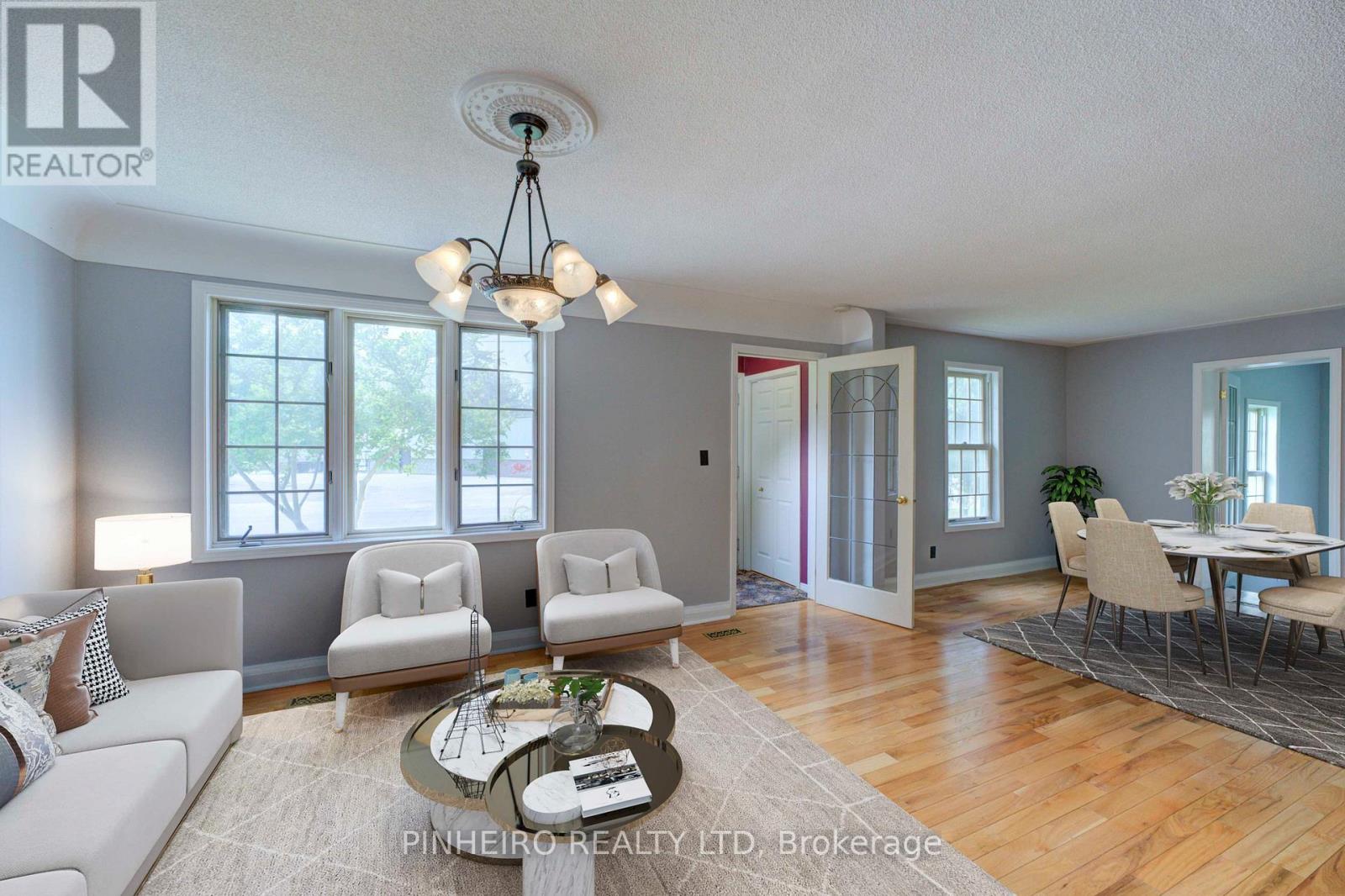 285 Front Street E, Strathroy-Caradoc, Ontario  N7G 1Z2 - Photo 3 - X12210572